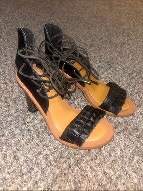 JAGGAR the Label Pleat Block Lace-Up heels